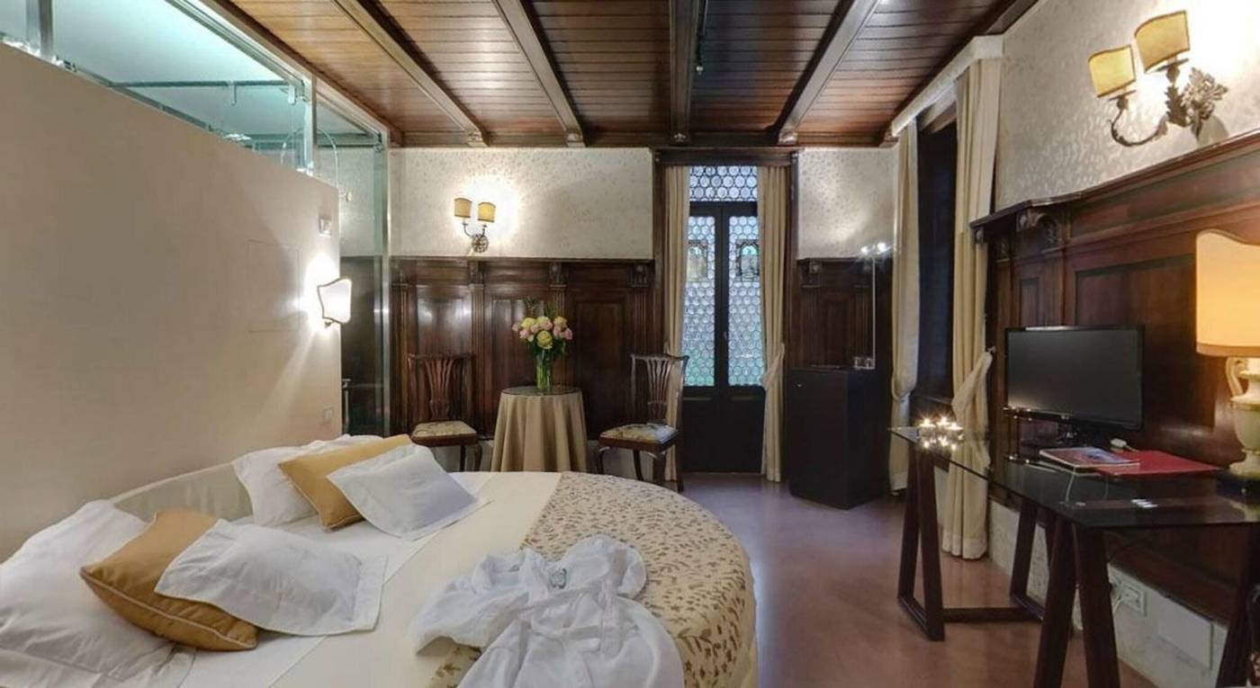 Ca--Nigra-Lagoon-Resort-Room-33