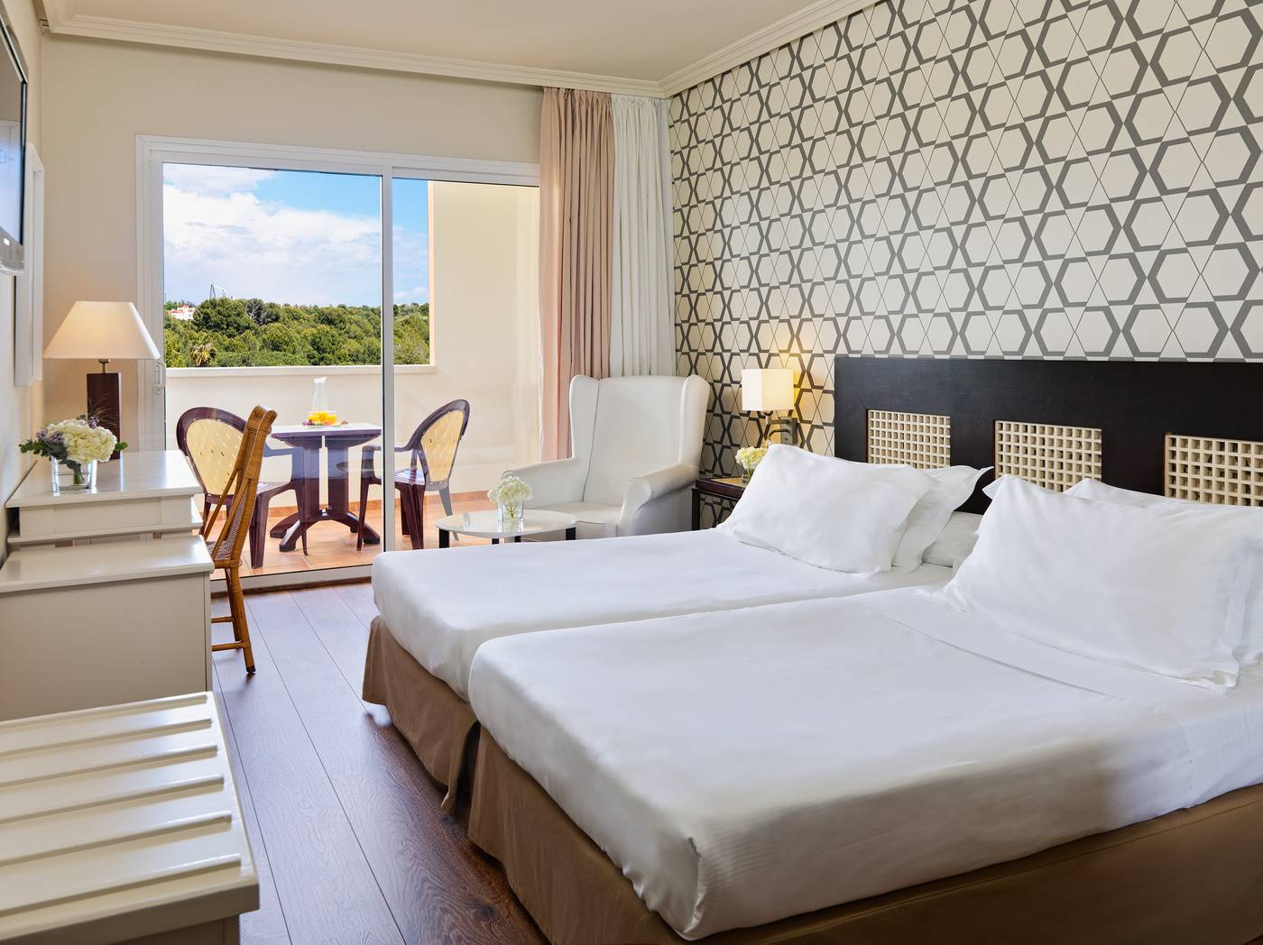 H10-Salauris-Palace-Room-13