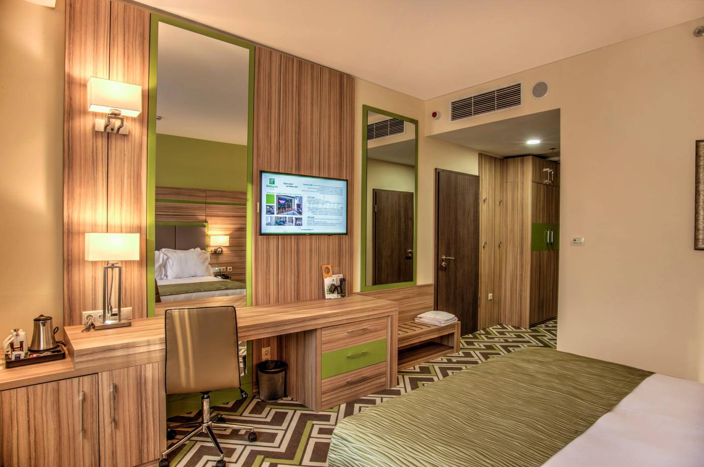 Holiday-Inn-Plovdiv-Room-10