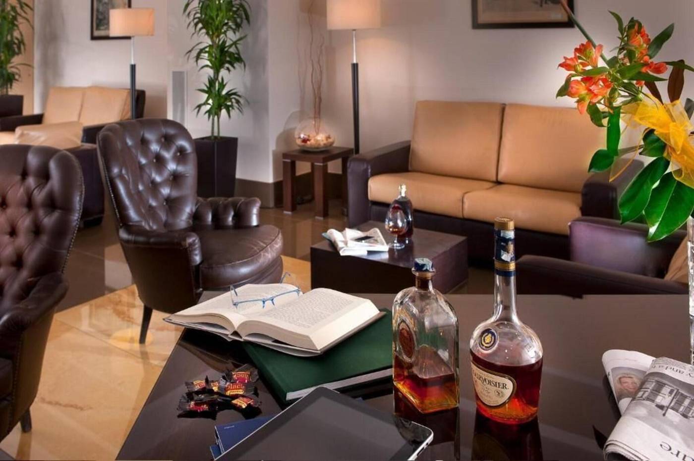 Cardinal-Hotel-St-Peter-Rome-Lobby-7