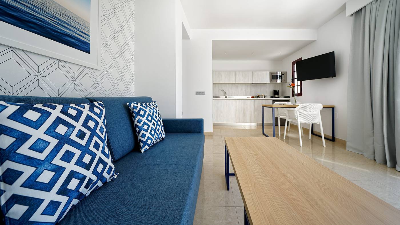 Broncemar-Beach-Room-32