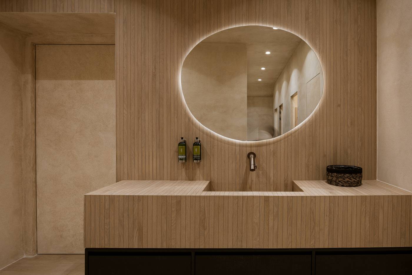 One-Of-One-Hotel-Sports-and-Entertainment-30