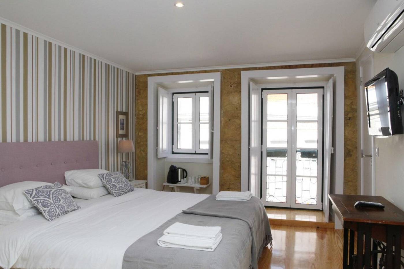 Flores-Guest-House-Room-25