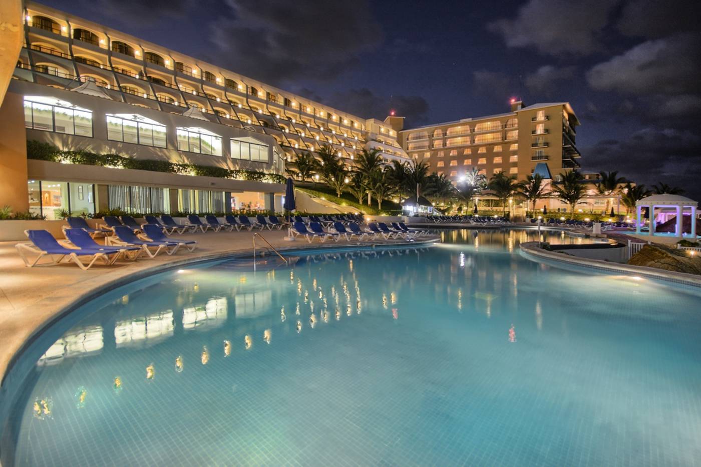 Golden Parnassus Resort & Spa - Adults Only