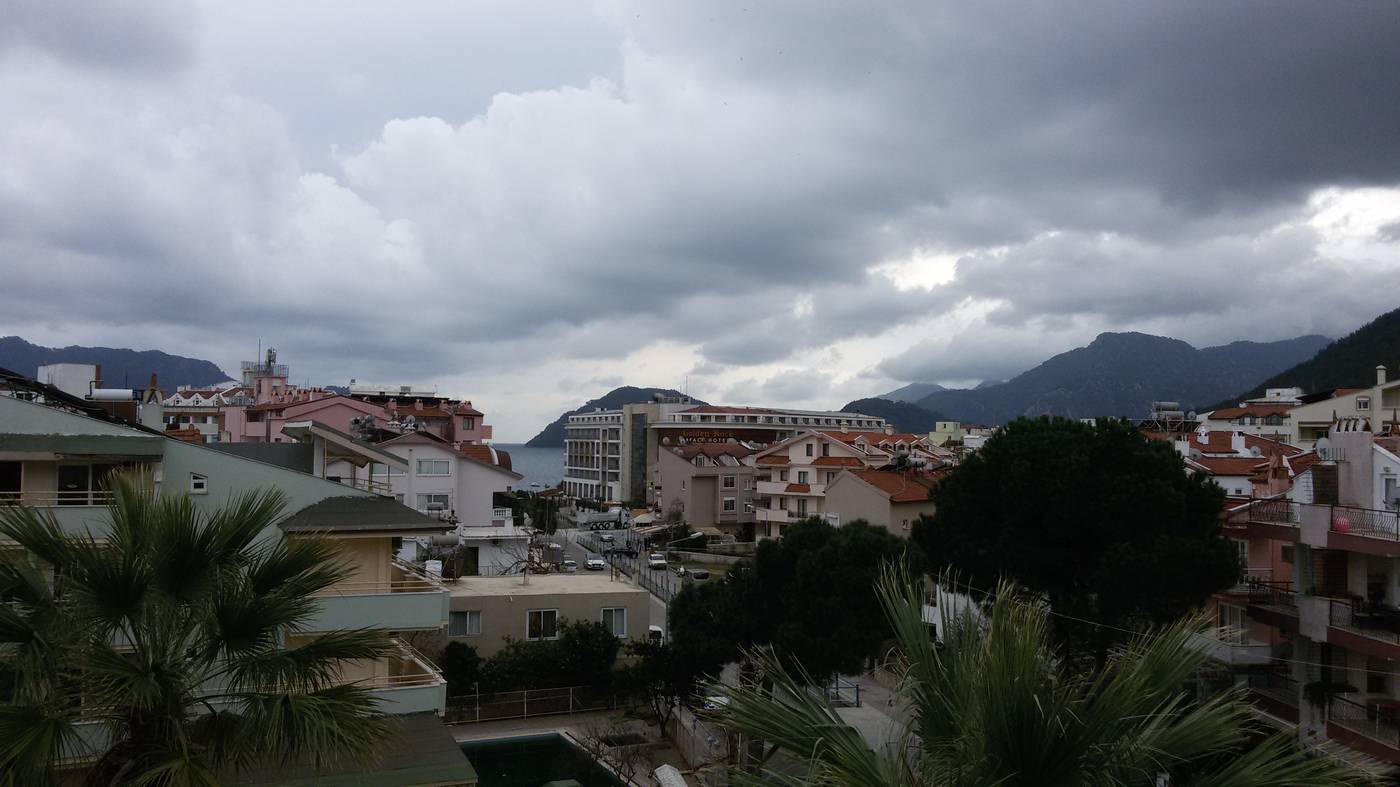 Family-Apart-Terrace-18