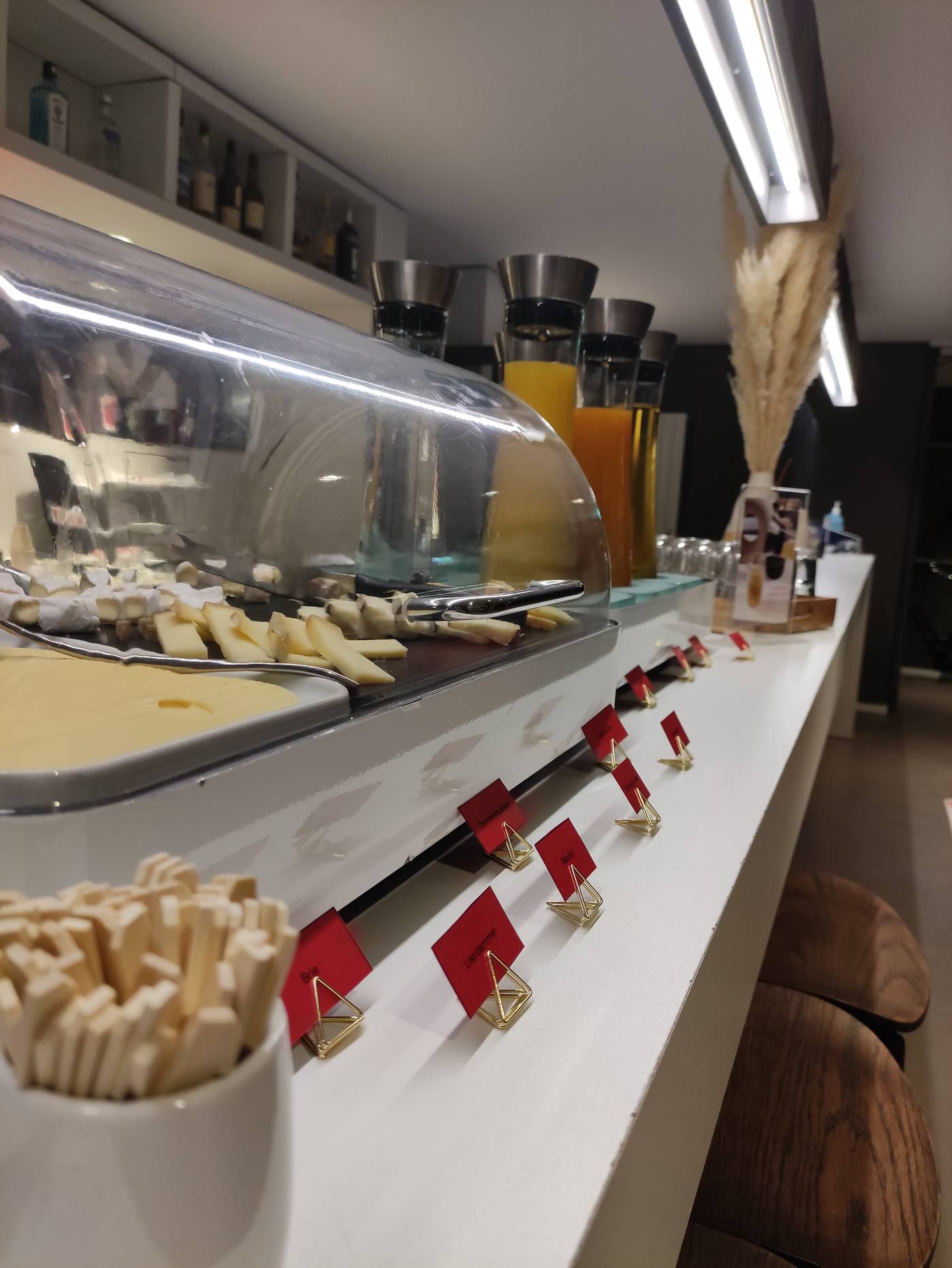 Home-Swiss-Hotel-Restaurant-63