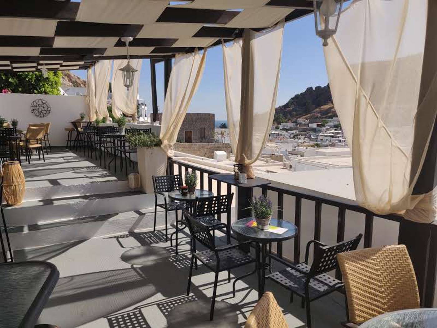 Xenones-Lindos-Bar-7