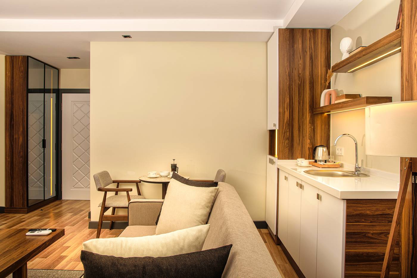 La-Mia-Suites-Room-14