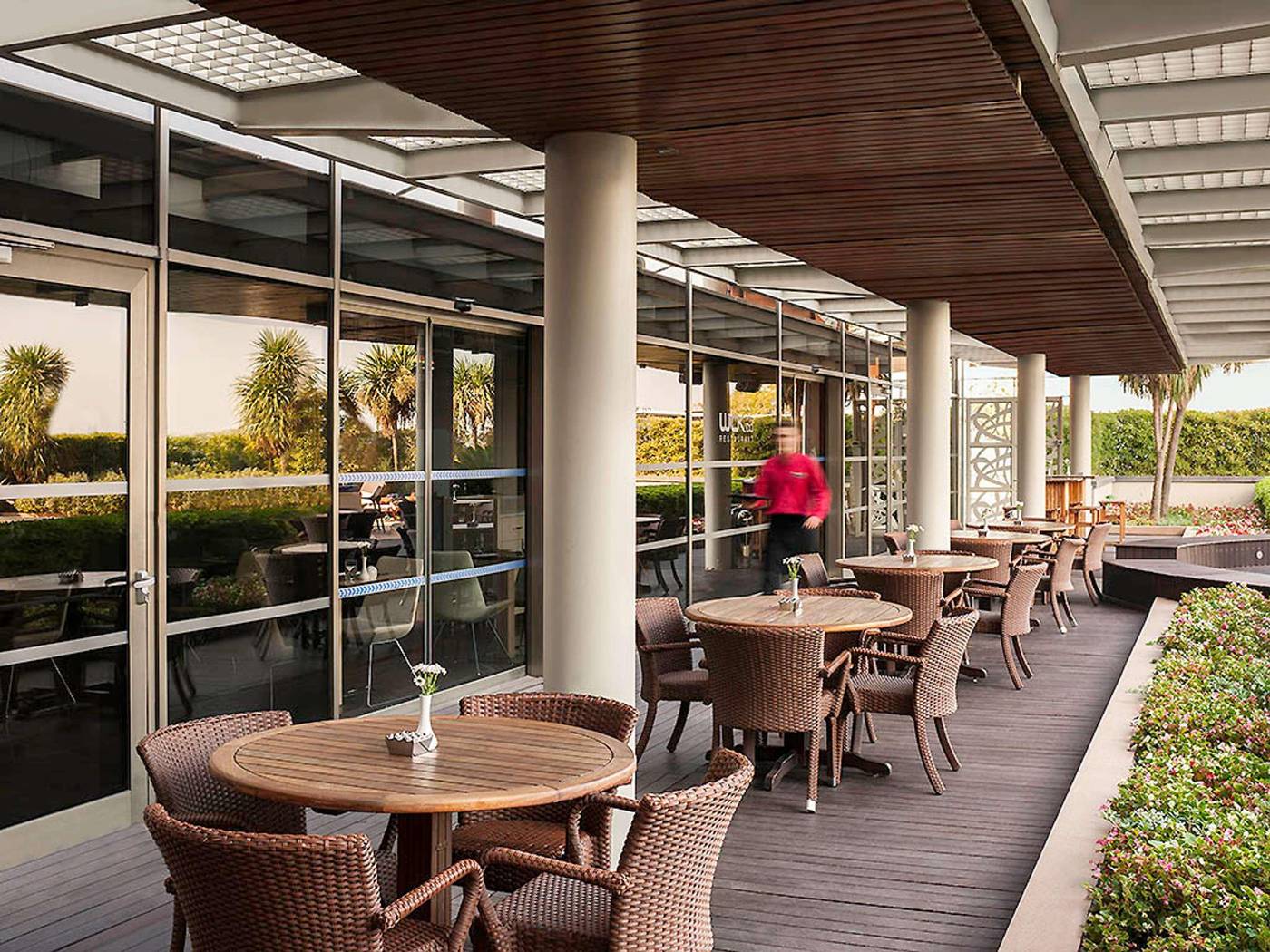 ibis-Istanbul-Zeytinburnu-Restaurant-45