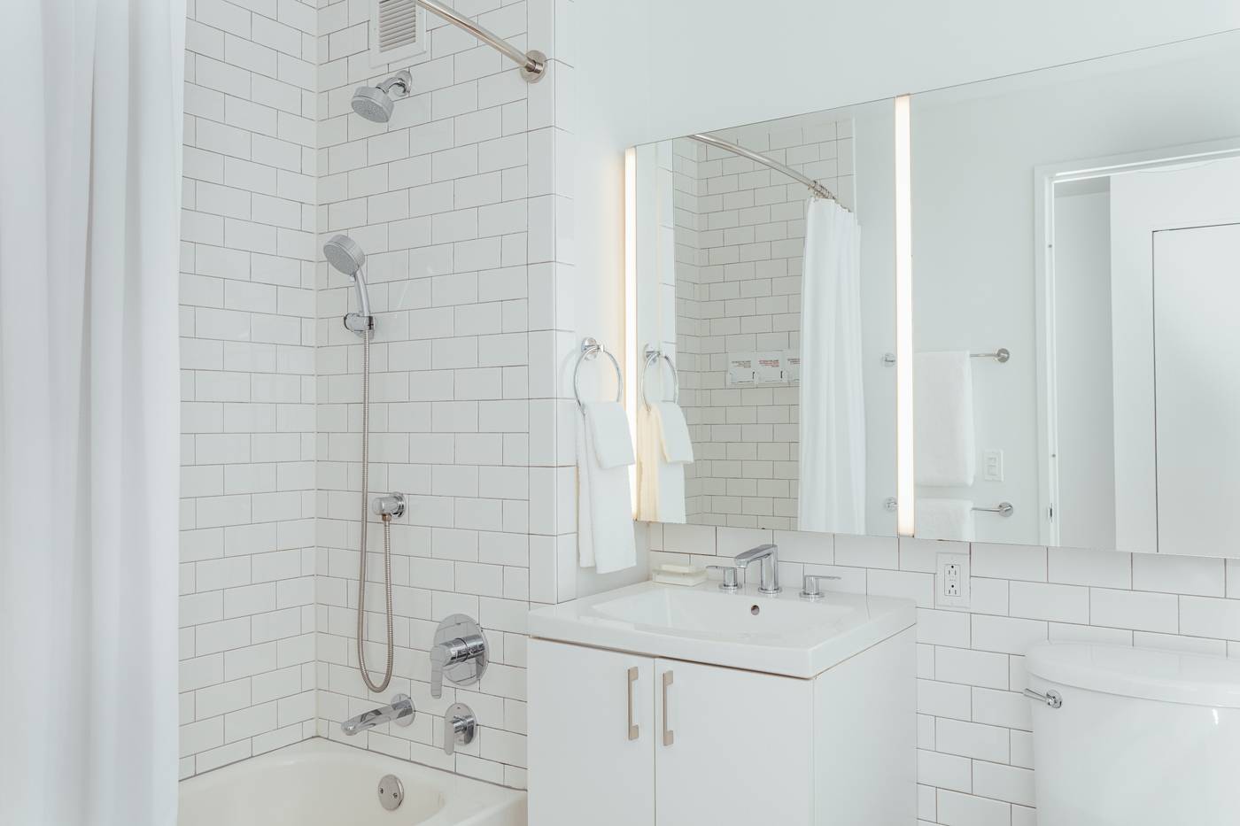 Mint-House-at-70-Pine-Room-29