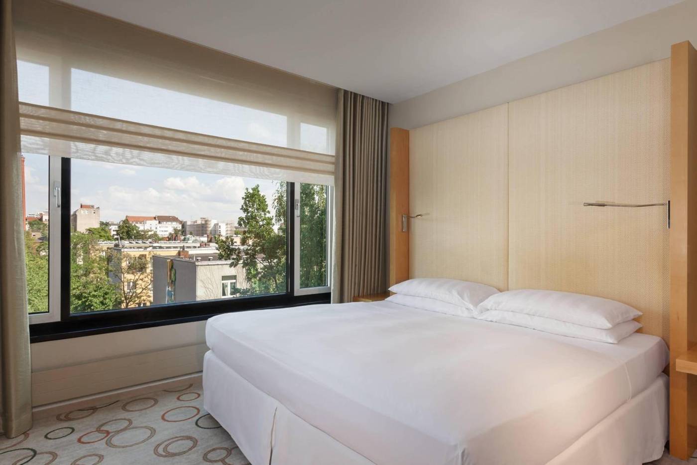 Sheraton-Berlin-Grand-Hotel-Esplanade-General-view-38