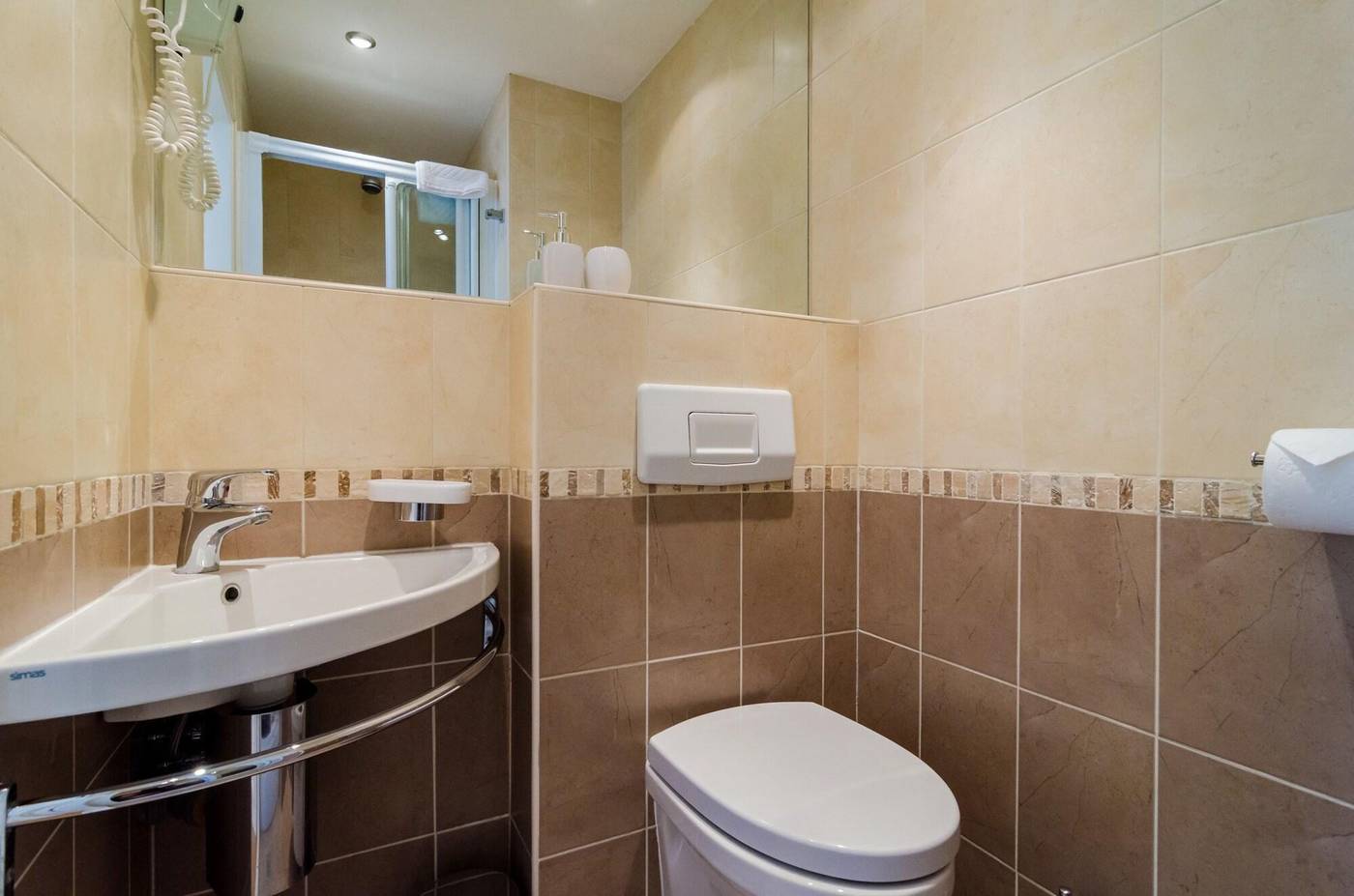 Cinema-View-House-Room-28