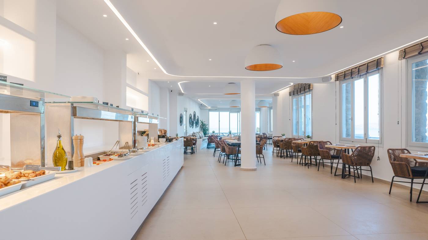 Manoulas-Beach-Restaurant-36