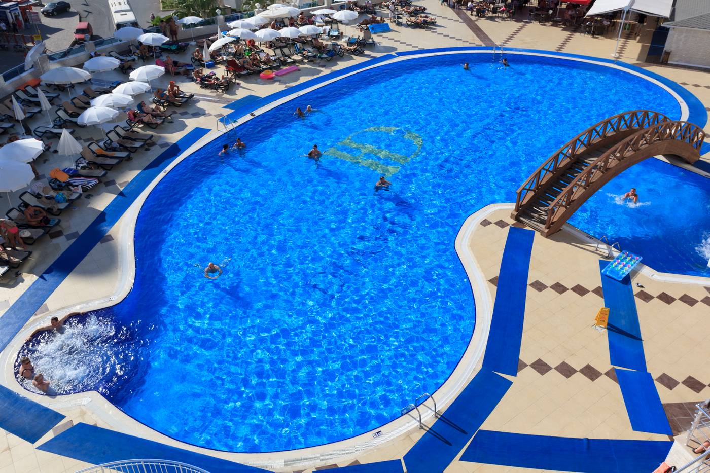 Diamond-Hill-Resort-Hotel-Pool-2