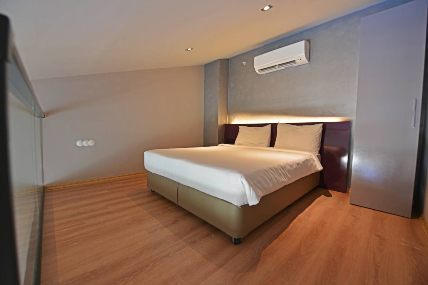 Mirage-World-Room-31