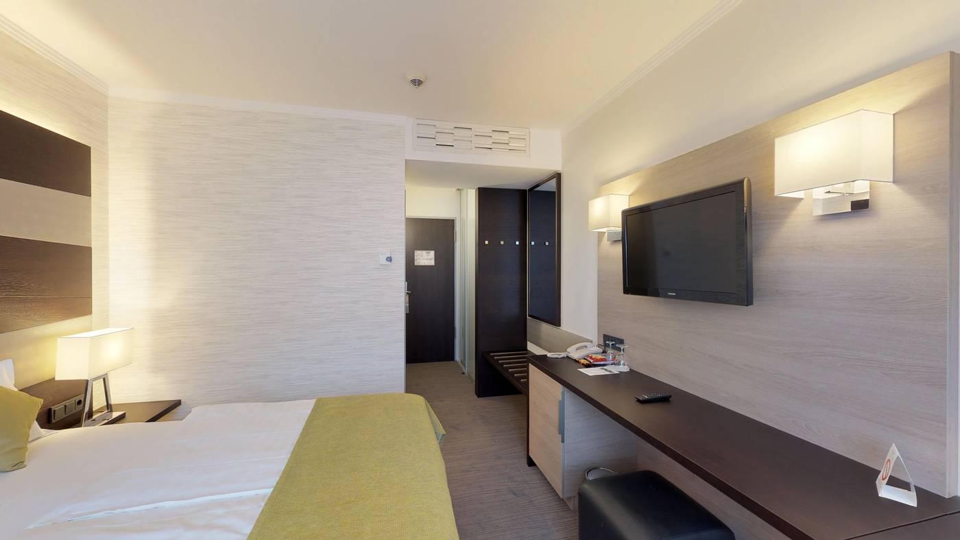 Alvisse-Parc-Hotel-Room-8