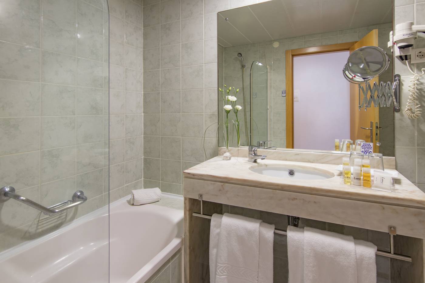 Luna-Esperanca-Centro-Hotel-Room-20