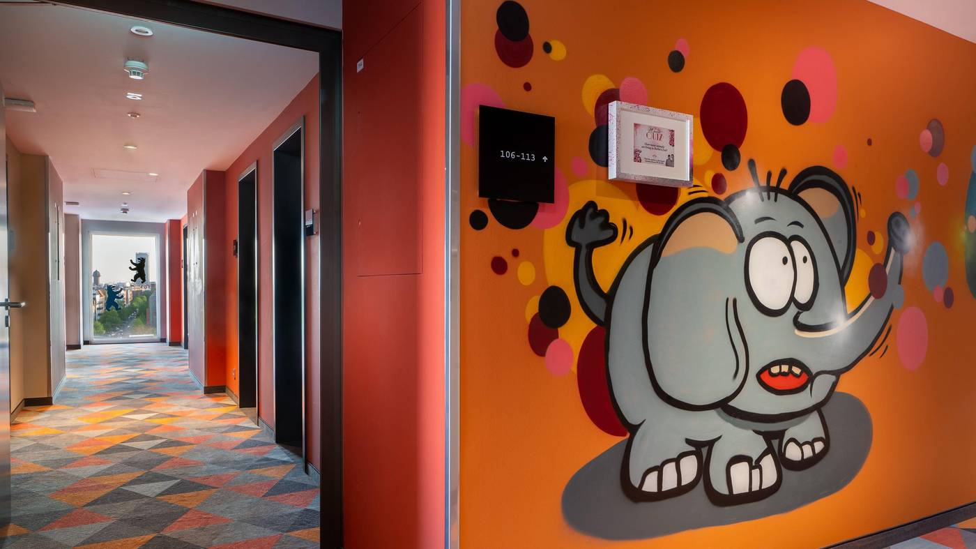 the-niu-Hide-Lobby-34