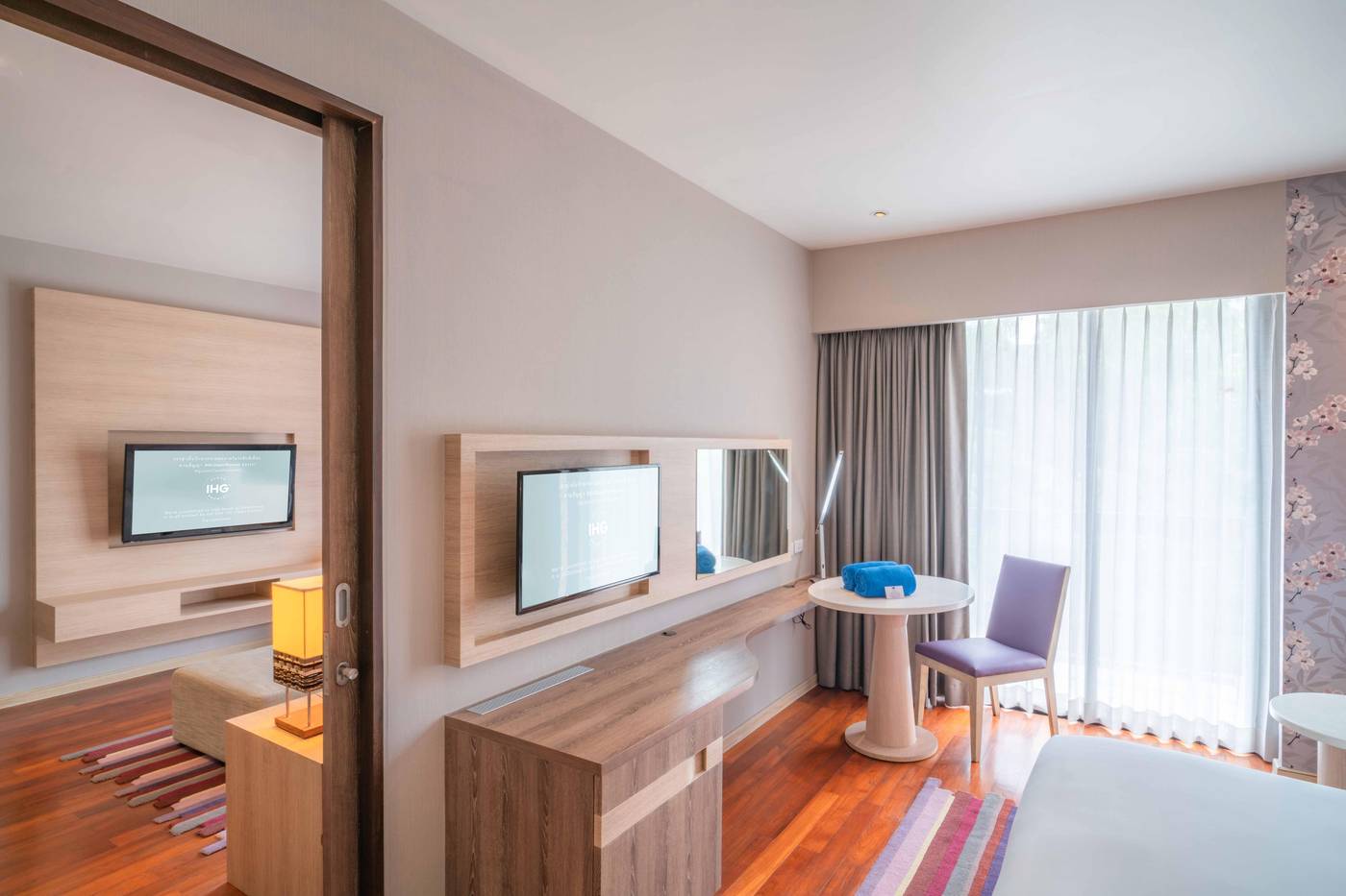 Holiday-Inn-Express-Phuket-Patong-Beach-Central-Room-35