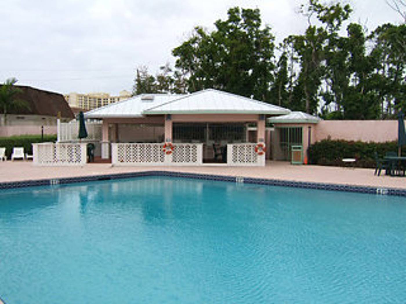 Castaways Resort & Suites