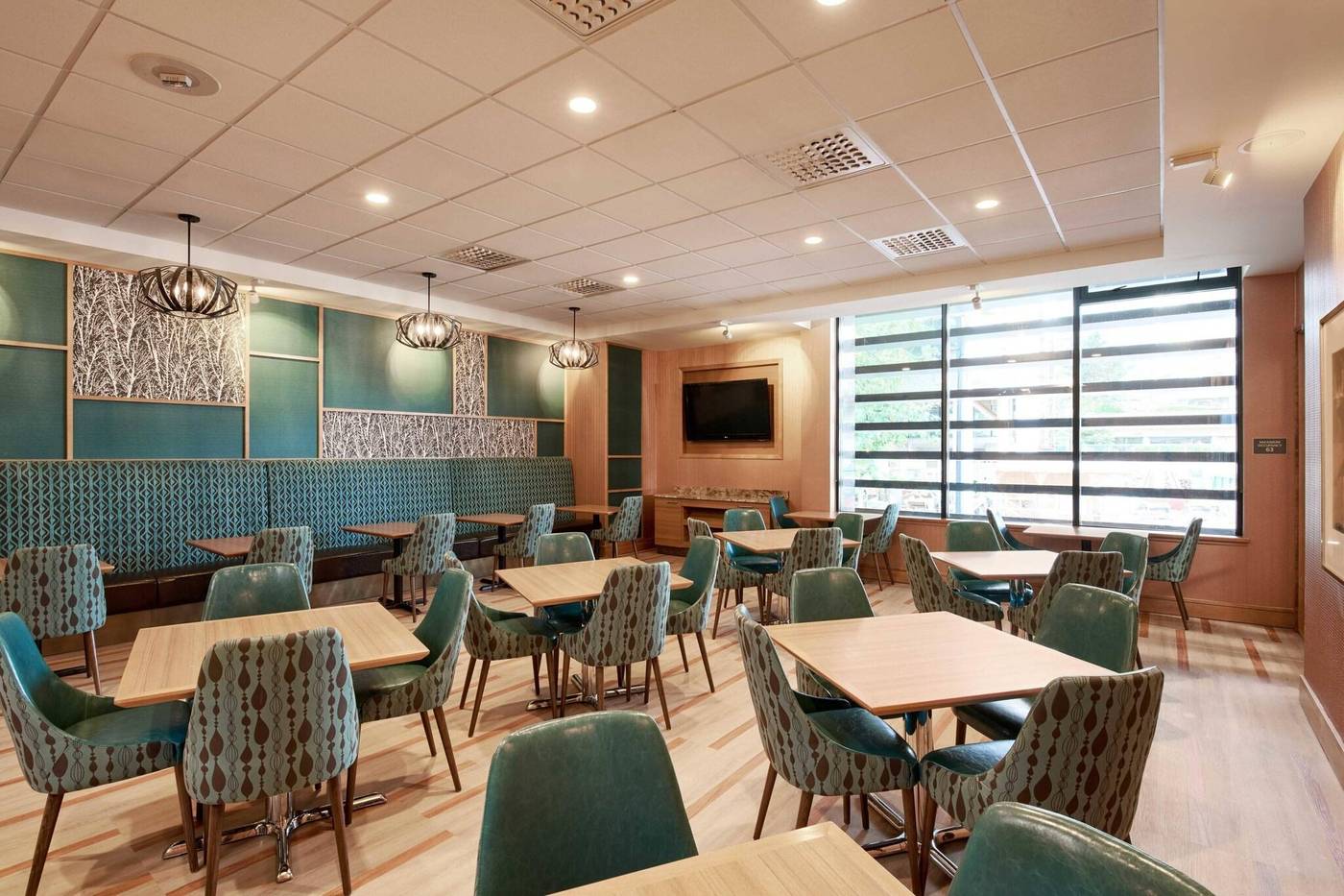 Residence-Inn-By-Marriott-Vancouver-Downtown-Restaurant-16