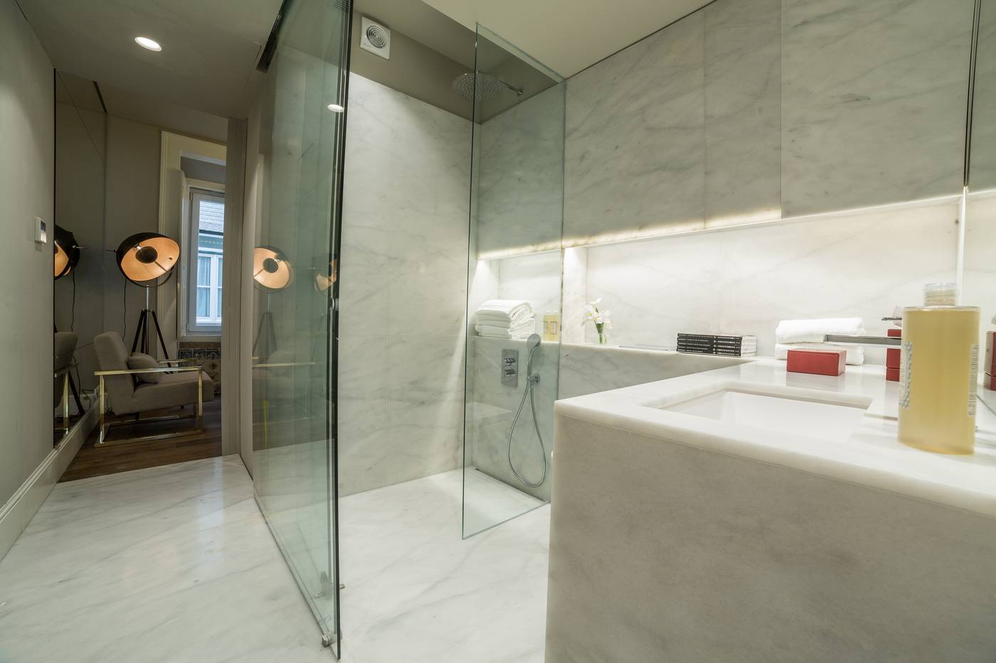 Dare-Lisbon-House-Room-30