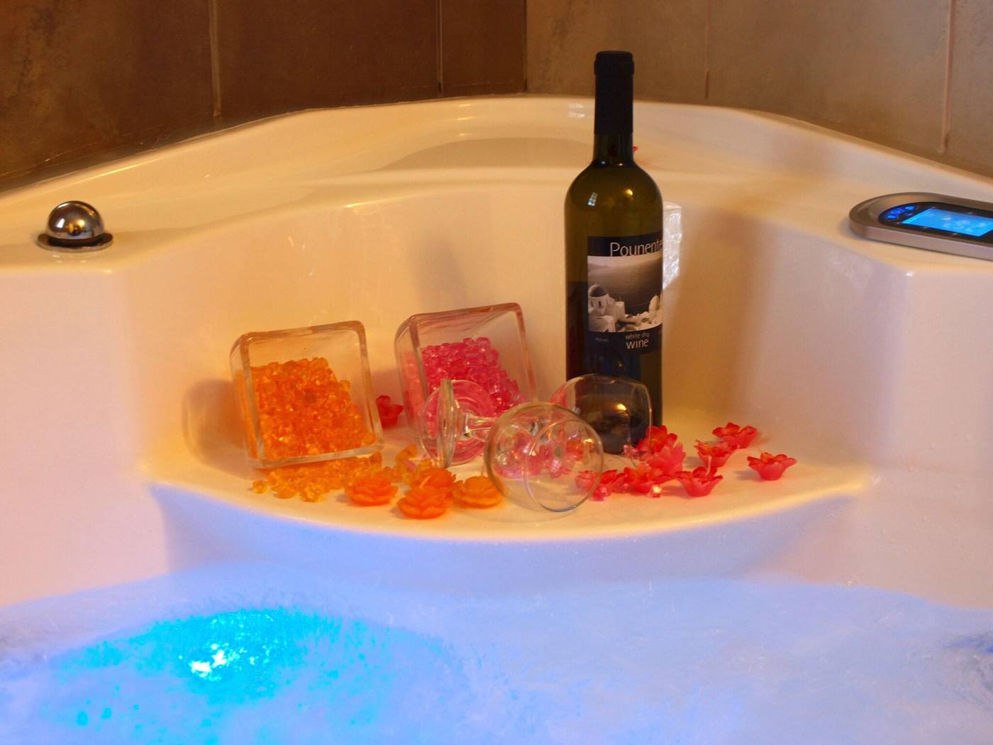 Smaragdi-Apts-Pool-34