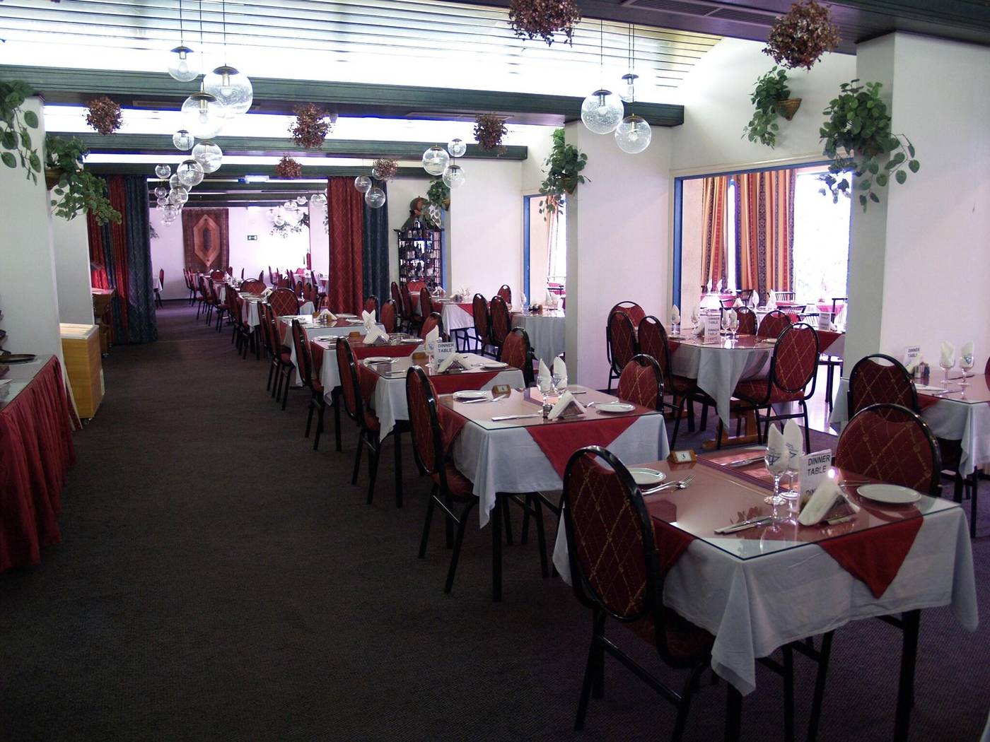 Paphiessa-Restaurant-10