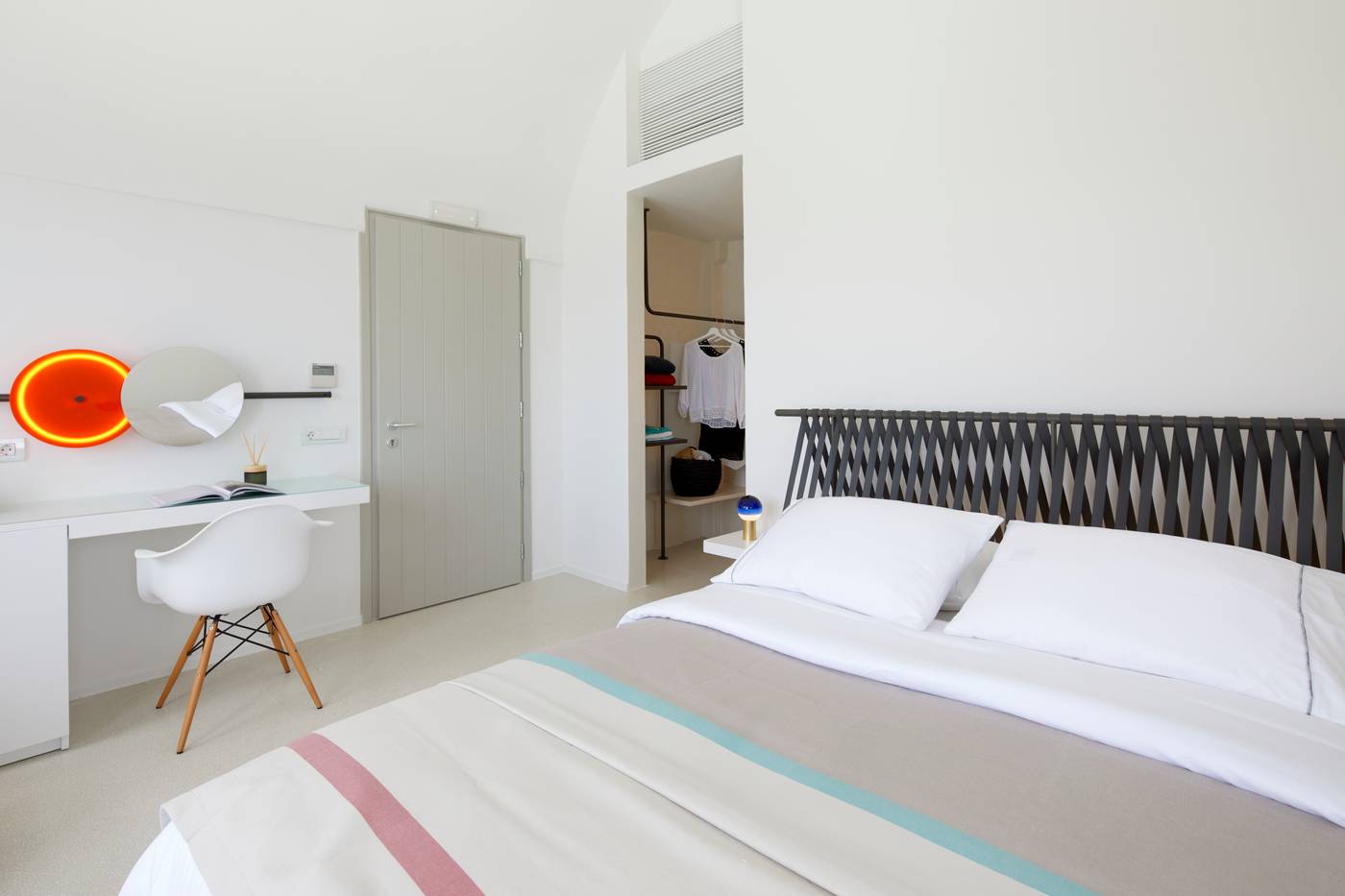 Alti-Santorini-Suites-Room-23