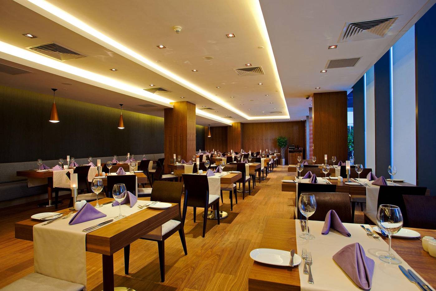 Crowne-Plaza-Harbiye-Restaurant-53