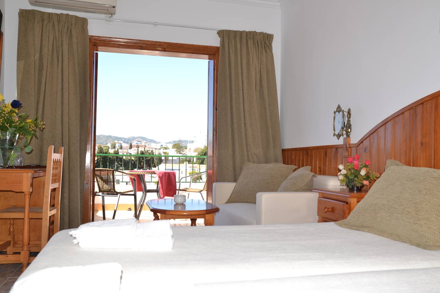 Jose-Cruz-Playa-Burriana-Room-14