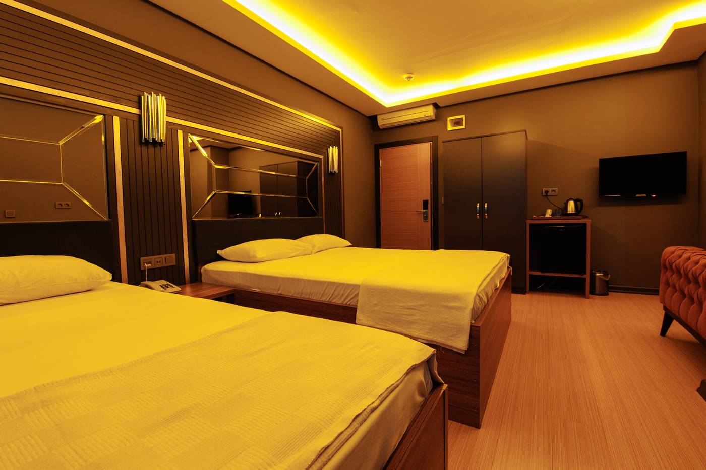 216-Trend-Suite-Room-4