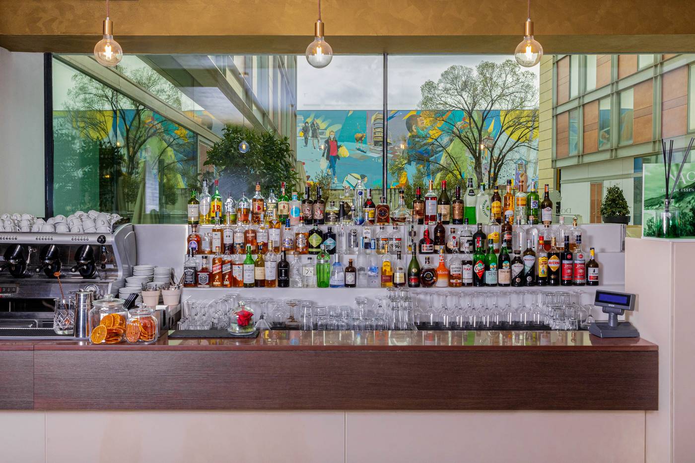 DoubleTree-by-Hilton-Milan-Bar-6