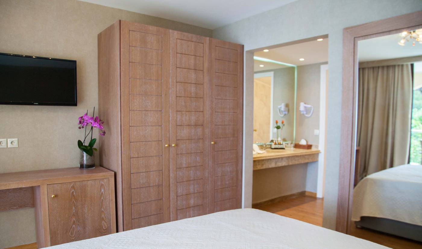 Corfu-Holiday-Palace-Room-52