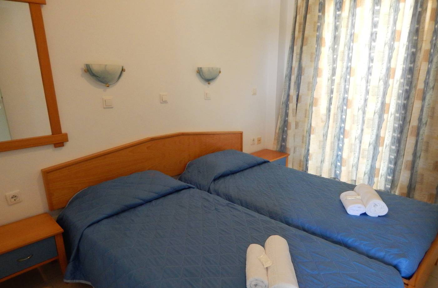 Dreams-4U-Apartments-Room-28