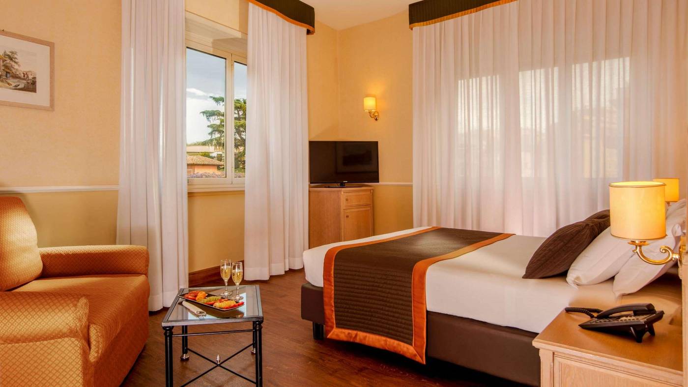 Santa-Costanza-Room-12