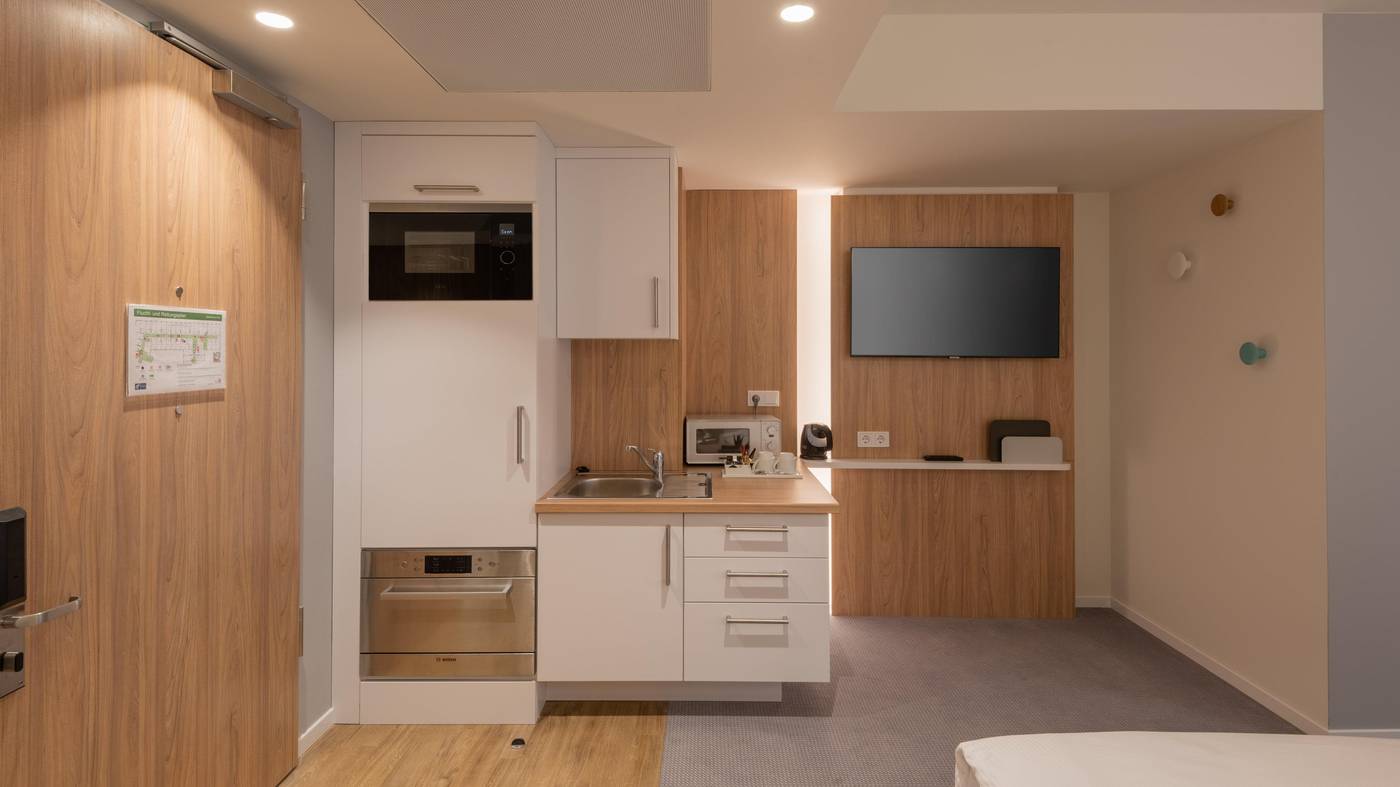 Holiday-Inn-Express-and-Suites-Potsdam-Room-35