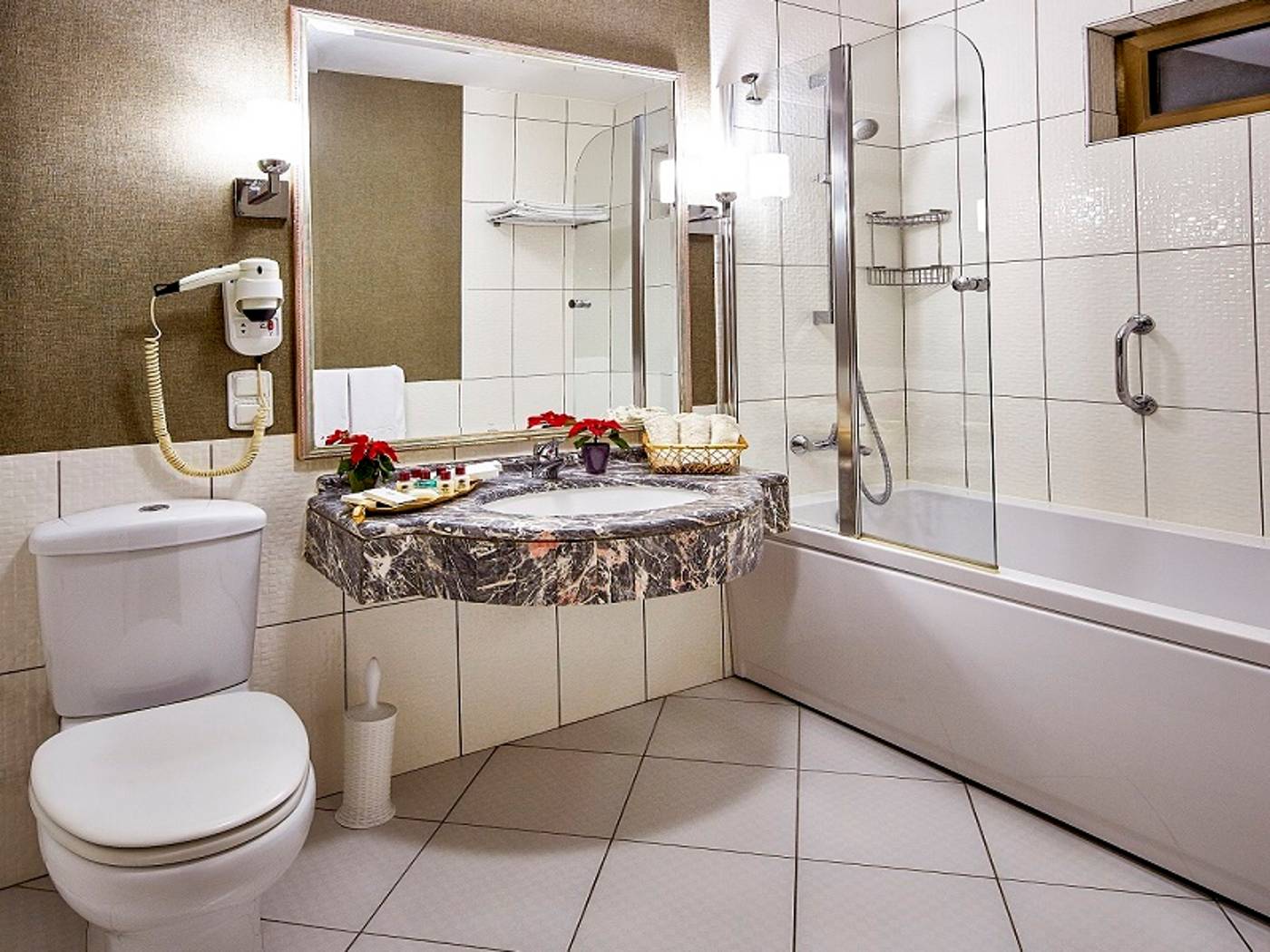 Gunes-Hotel-Merter-Room-27