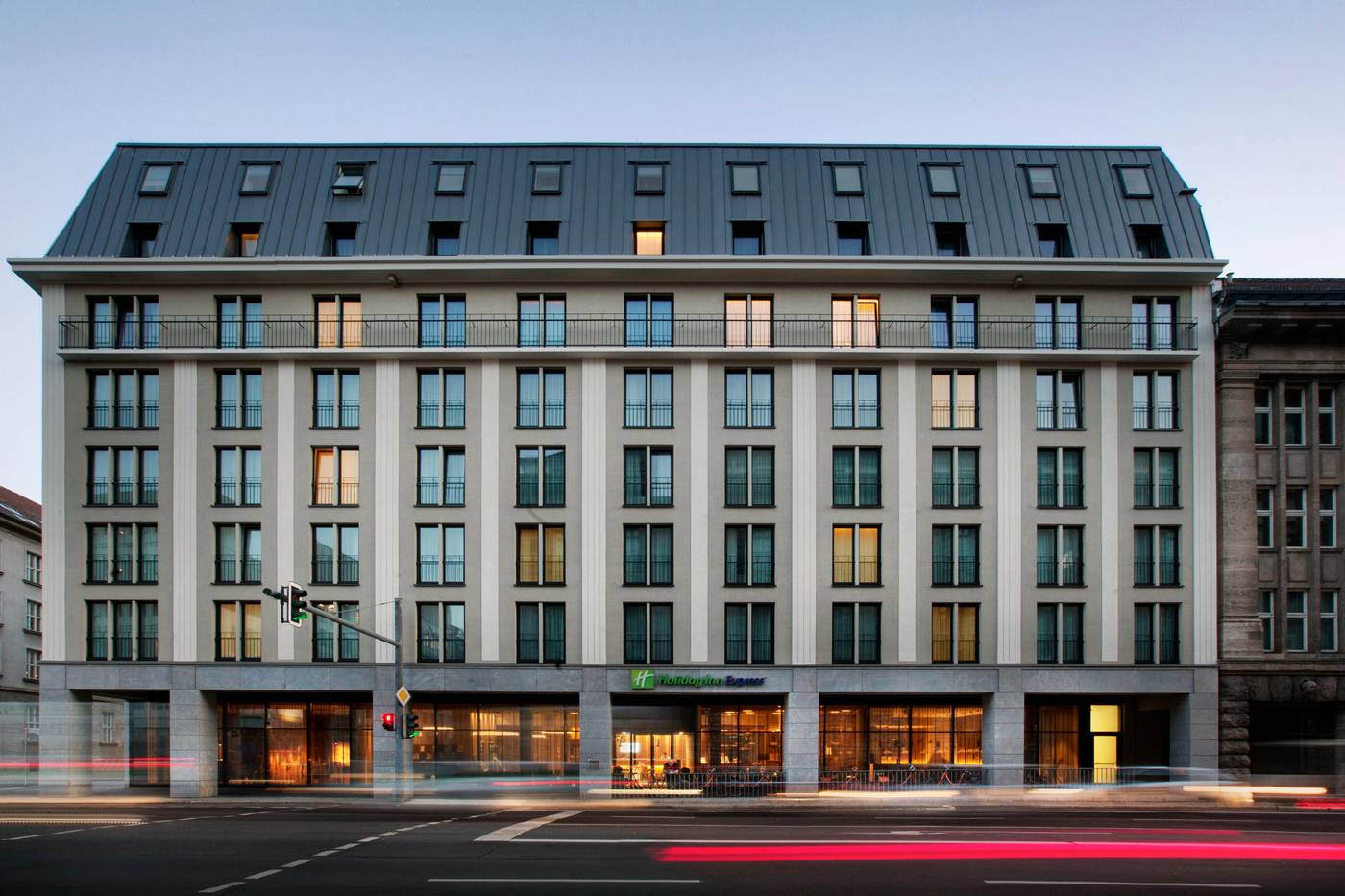 Holiday-Inn-Express-Berlin-Alexanderplatz-General-view-8