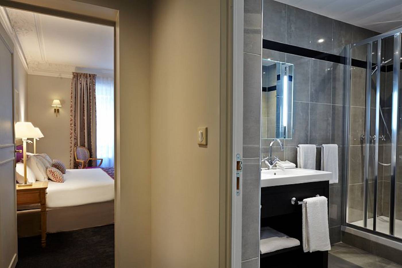 Royal-Arc-de-Triomphe-Room-22