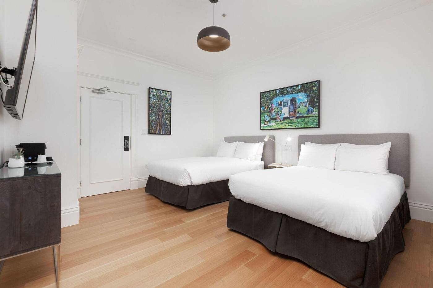 Victorian-Hotel-Vancouver-Room-30