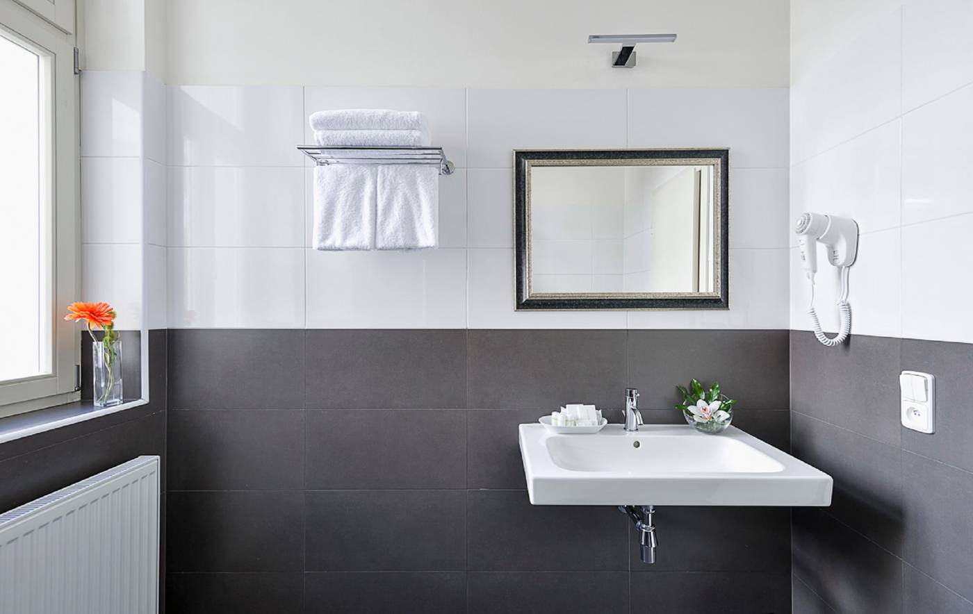 Hotel-Garden-Court-Room-36