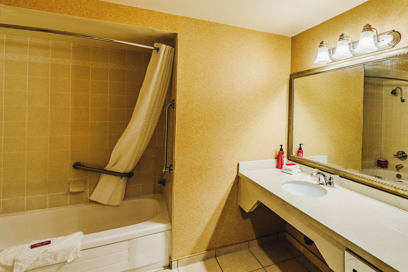 SureStay-Plus-Hotel-by-Best-Western-Coquitlam-Room-51