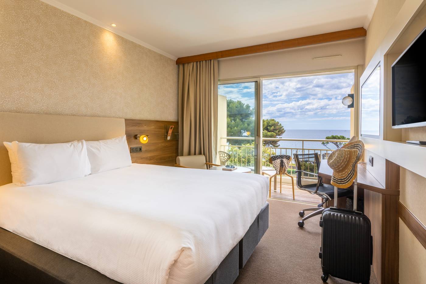 Luxotel-Cannes-Room-20