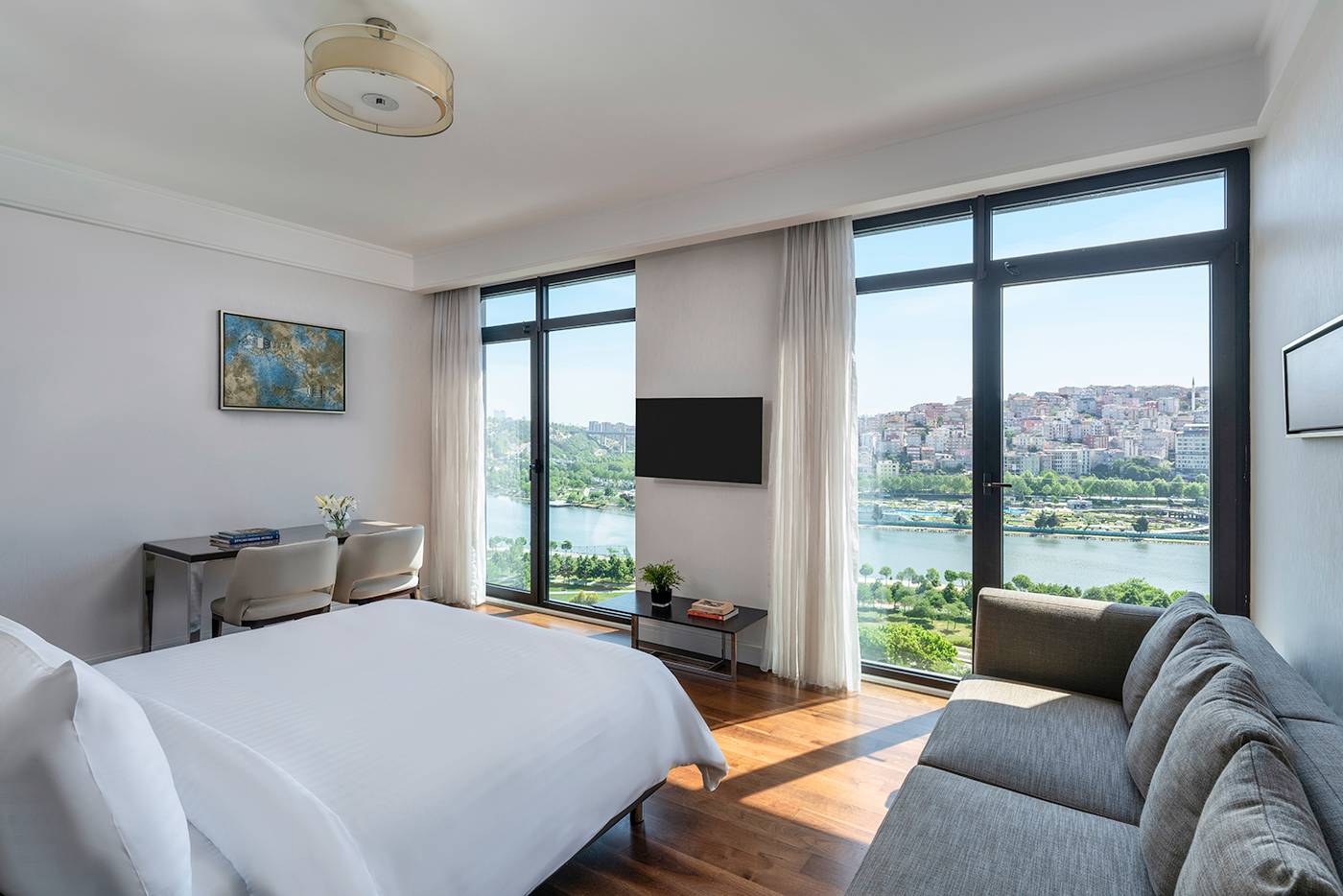 Movenpick-Hotel-Istanbul-Golden-Horn-Room-9