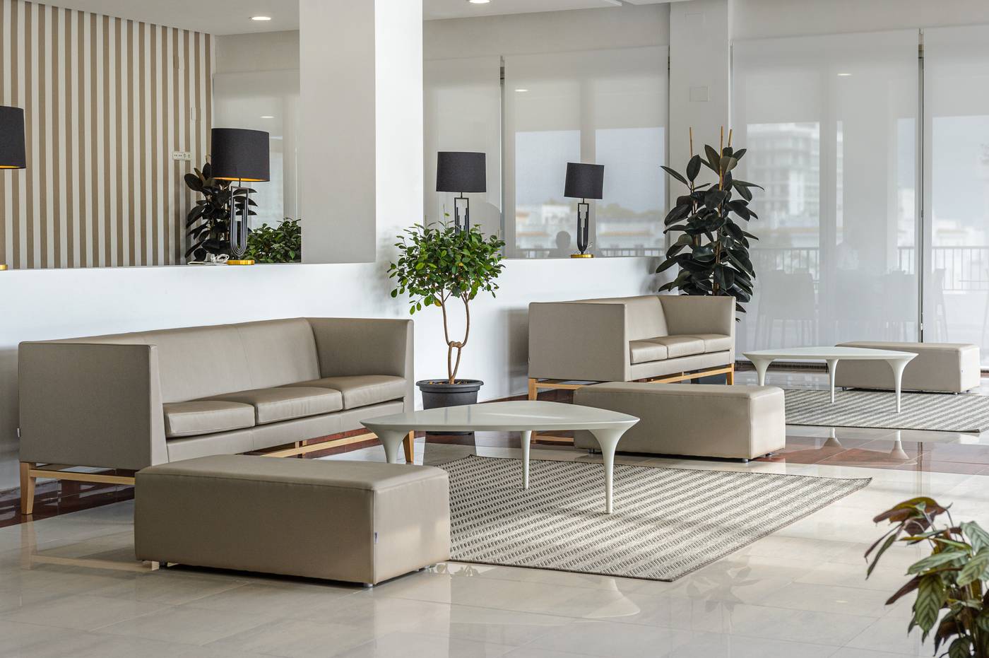 Apartamentos-Playasol-Riviera-Lobby-38