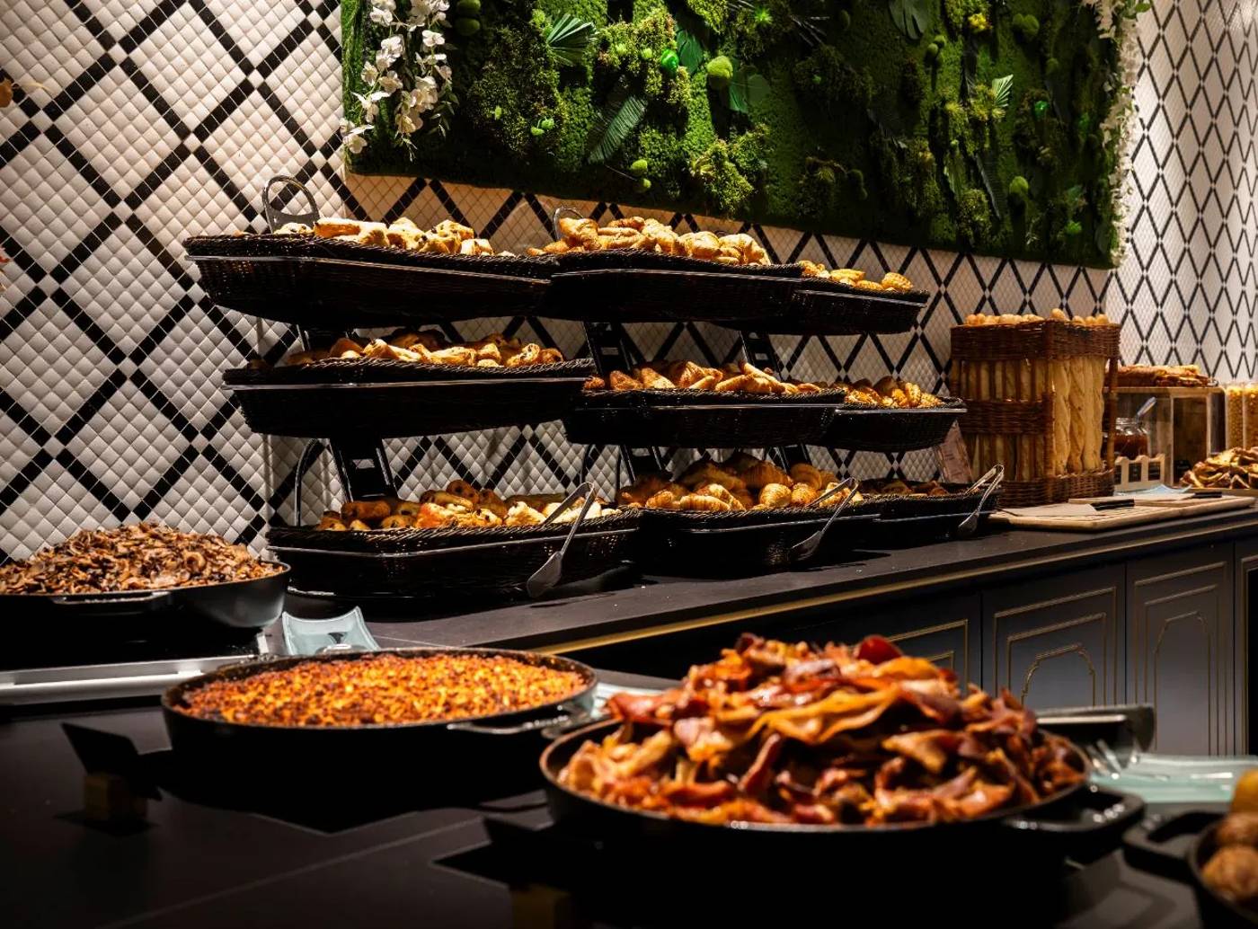 Dream-Castle-Paris-Restaurant-36