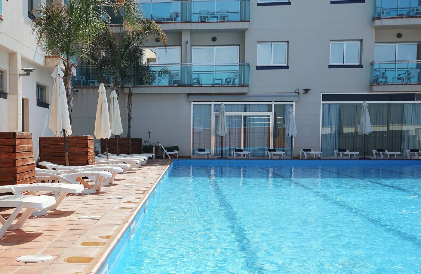 Port-Sitges-Pool-3