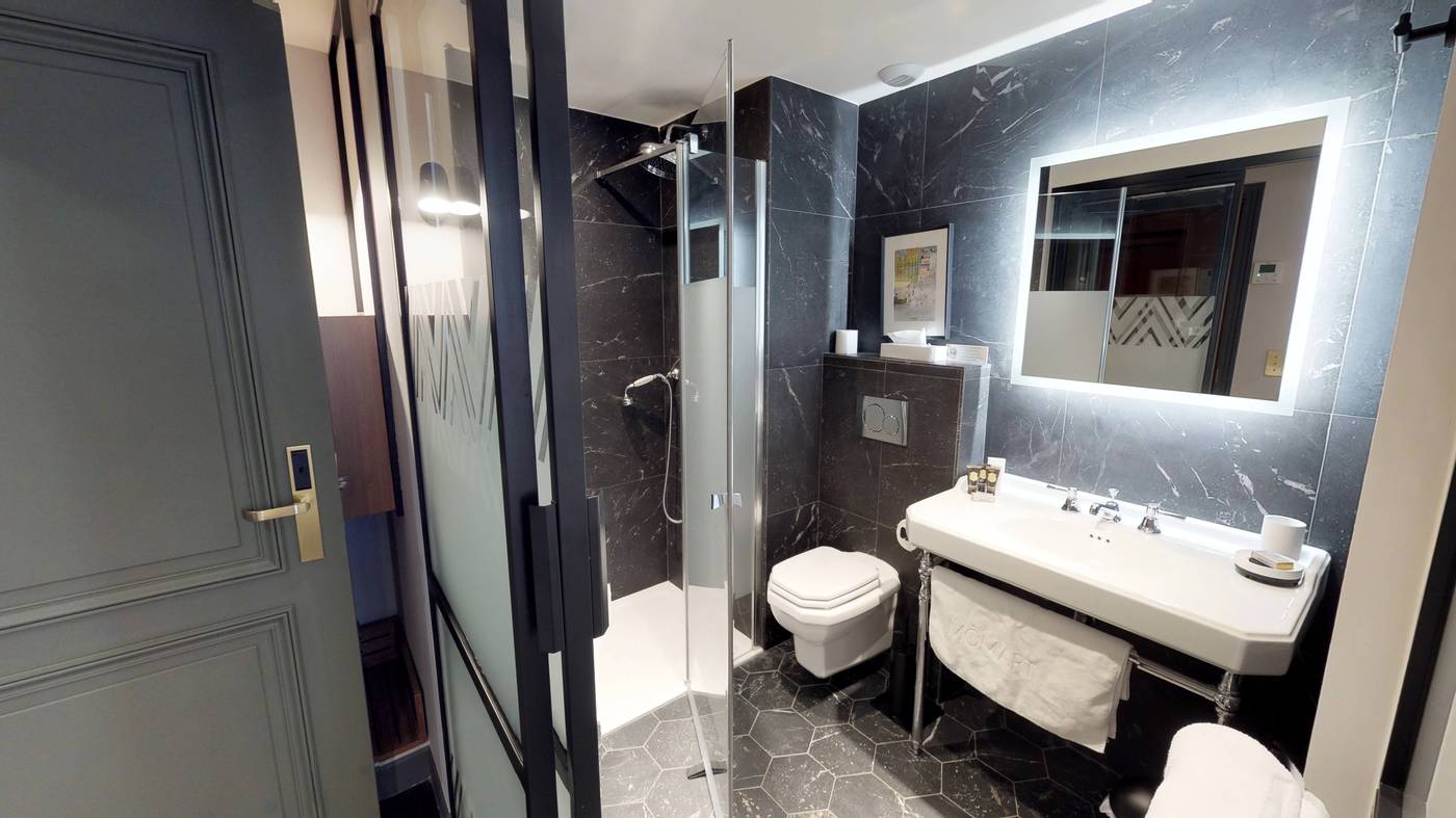 Mom-Art-Hotel-Room-21