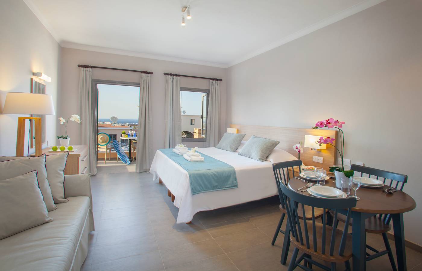 Louis-St-Elias-Resort---Waterpark-Room-45